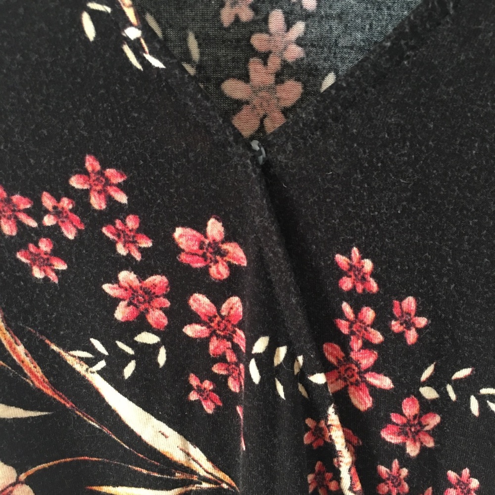 floral knit top - Picture 3 of 6
